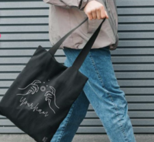 Shopper In TNT